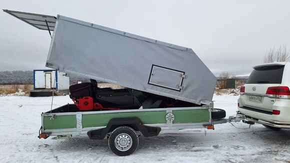 Прицеп VOYAGE Classic 3,5 Бортовой, с тентованным подъемным каркасом, окнами и задней дверью (ш. 1,5; д. 3,5) pitbikemarket.ru
